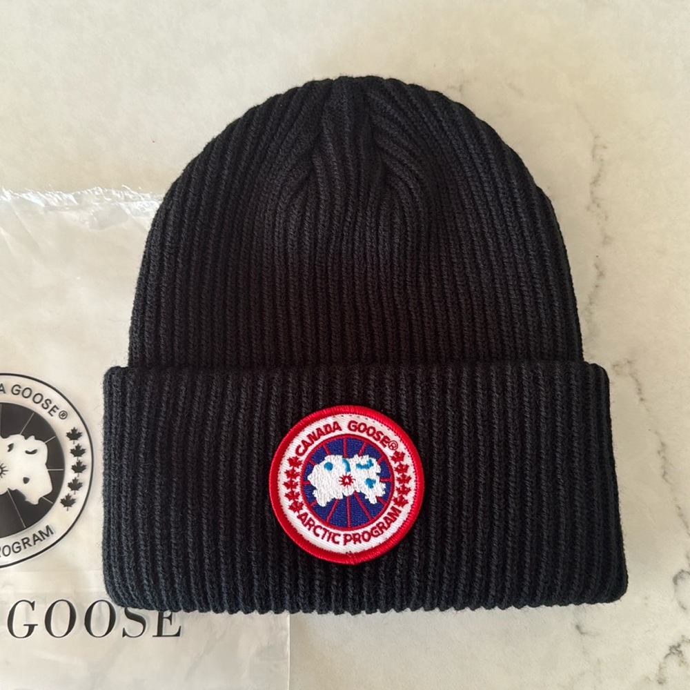 Black snow hat
